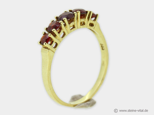 333er Granat Ring (1570)